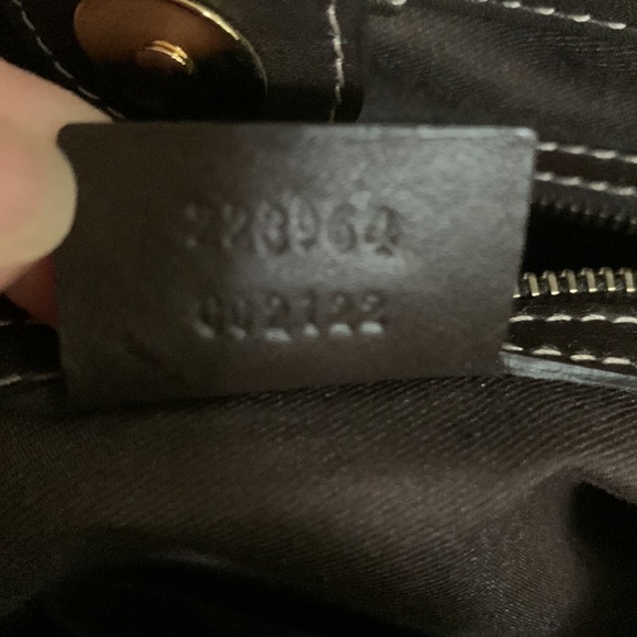 Vintage Gucci Shoulder Bag with dust bag in great condition. Slightly used….. - Picture 4 of 8